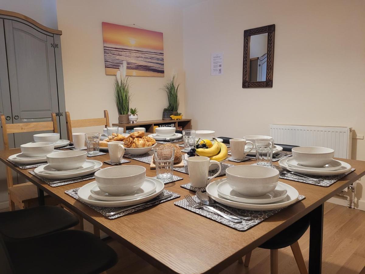 Large 5 Bed Town-Centre Home Close To The Beach, Sleeps 9 Aberystwyth Exterior foto